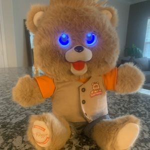Teddy Ruxpin toy